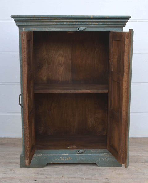 Mindre träskåp - i sliten stil