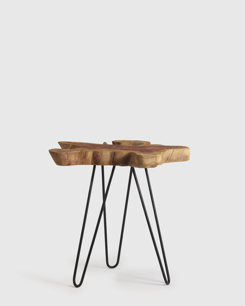 Set med små bord av teak